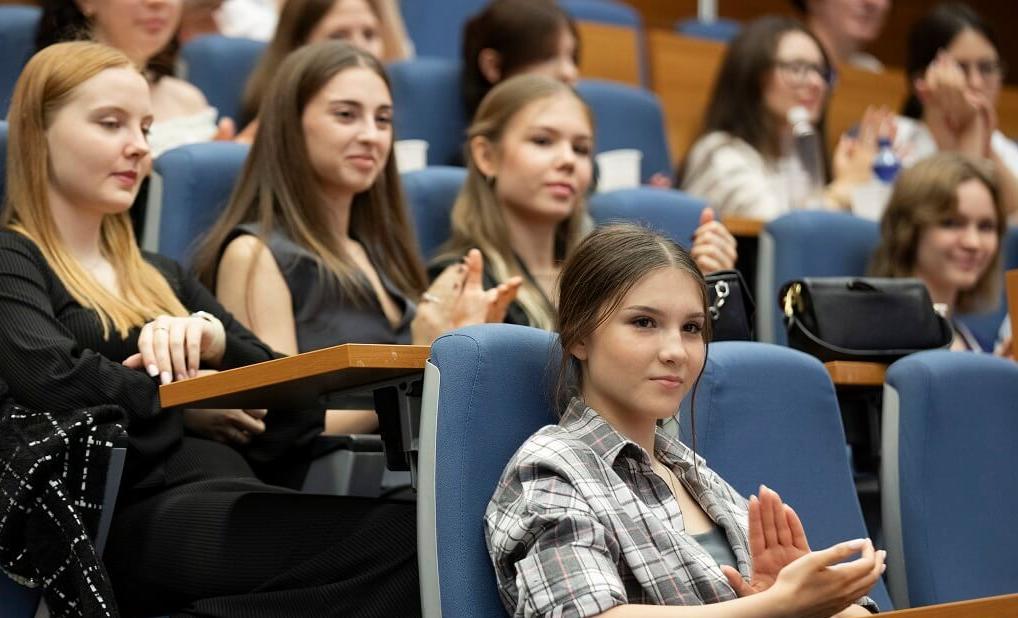 «Дни ориентиров»: Академия представила новую программу адаптации первокурсников