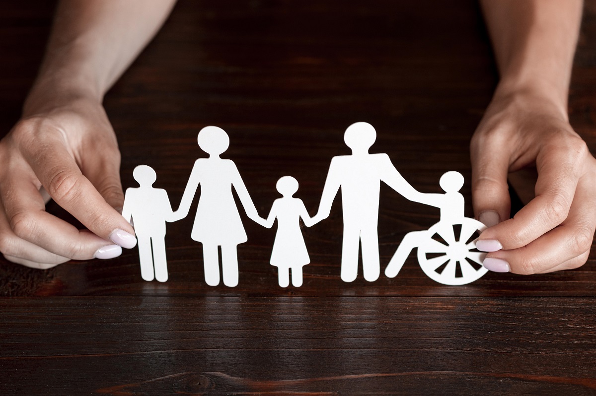 Путин поручил расширить участие НКО в предоставлении соцуслуг гражданам